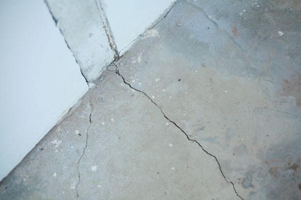 Cost of Garage Crack Repair in Bowling Green